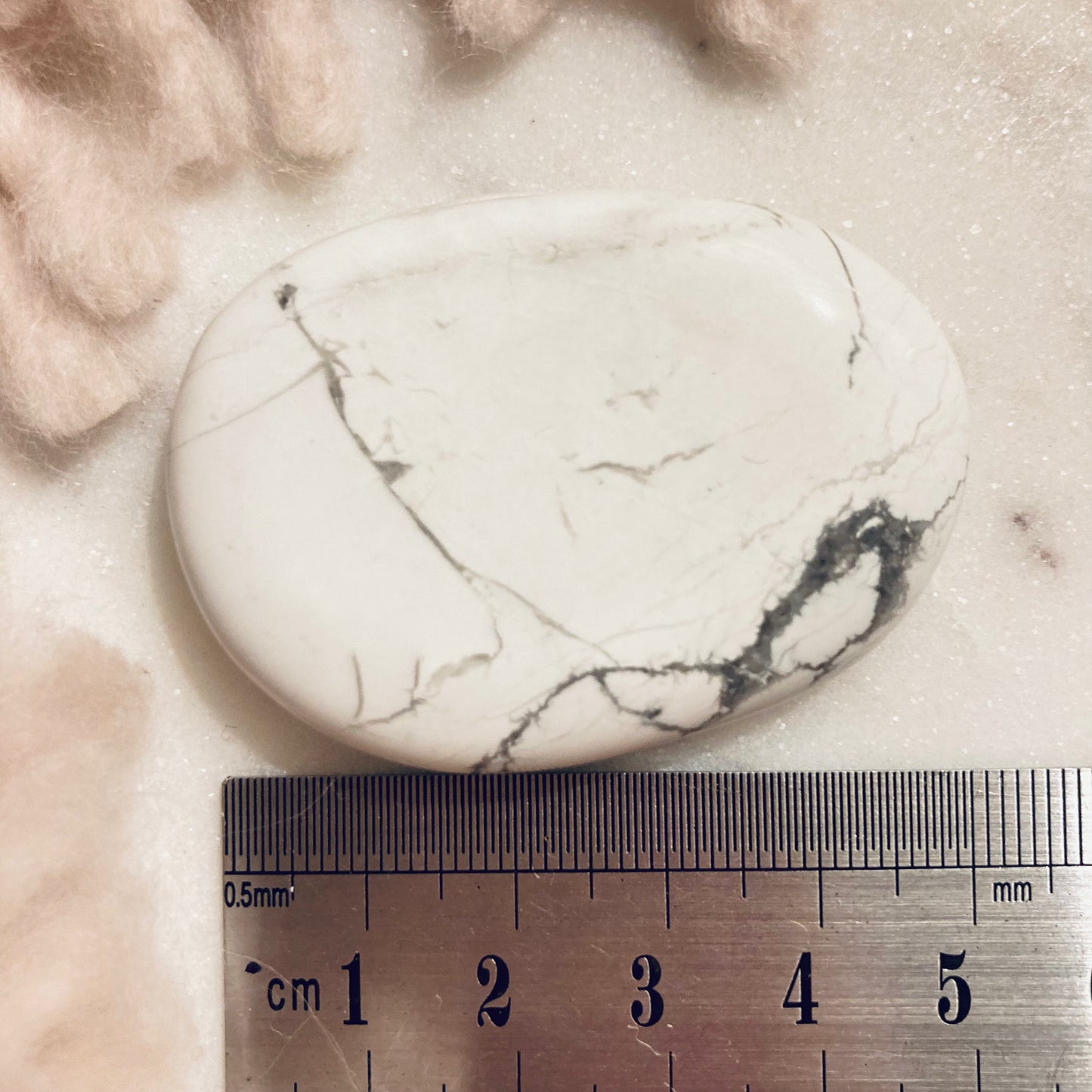 Howlite Large Flat Tumble