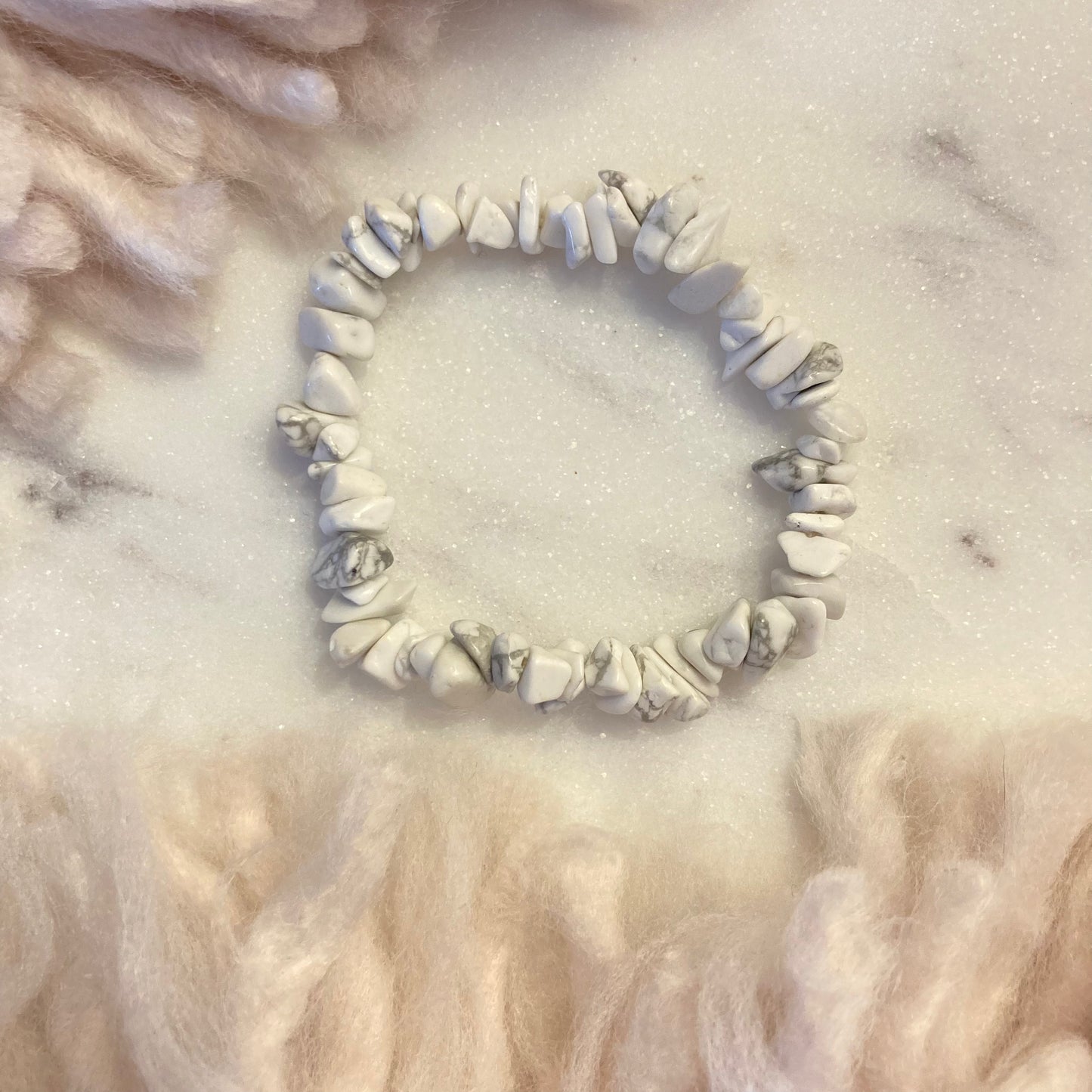 Howlite Crystal Chip Bracelet